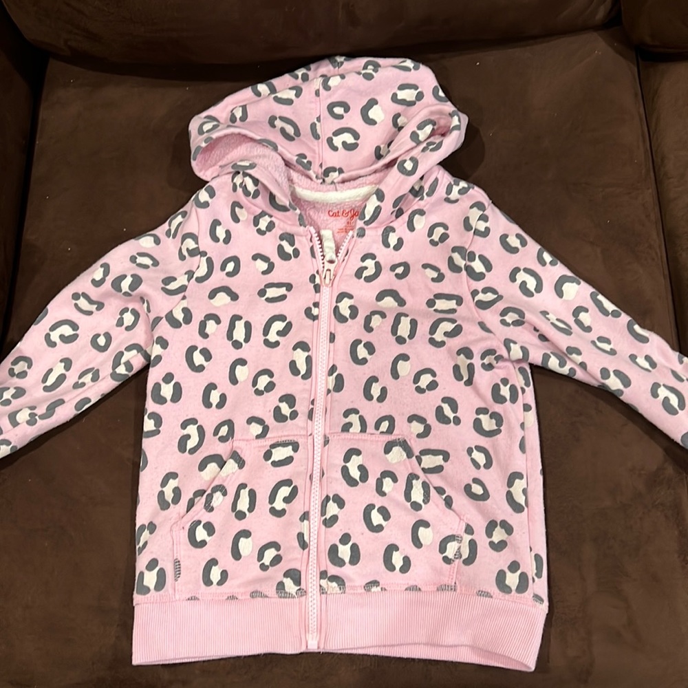 5 girl’s sweater jacket (5T) 💕